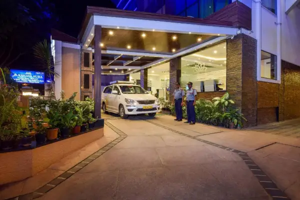 Akshaya Aura Main image